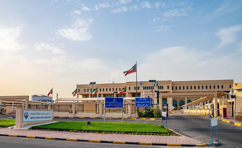الكهرباء تدرج إنشاء الضغط المتوسط لمستشفيي الصباح والسرطان الجديد